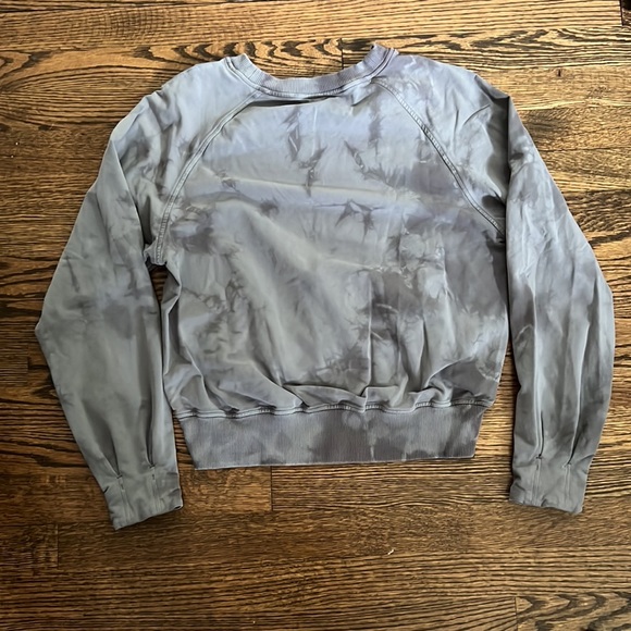 Lululemon Ready to Roll Crew - Picture 3 of 3